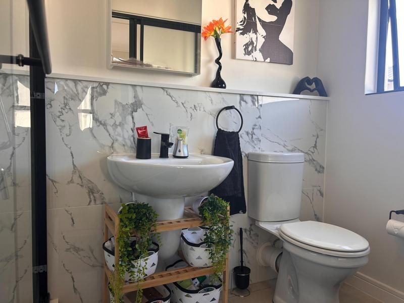 To Let 1 Bedroom Property for Rent in Sandown Western Cape